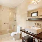 Hoyo 100 Views Terrace Pools
