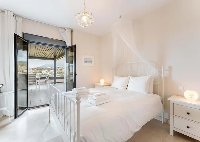 Hoyo 100 Views Terrace Pools